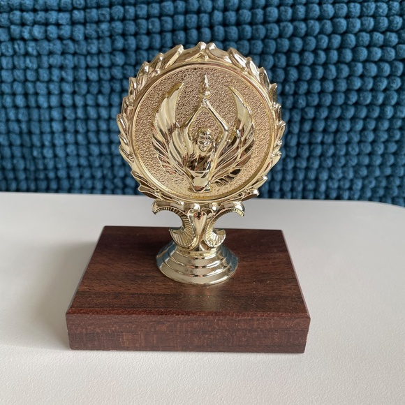 Bible The Cross Christian Religious Wreath Award Recognition Trophy - Picture 5 of 8